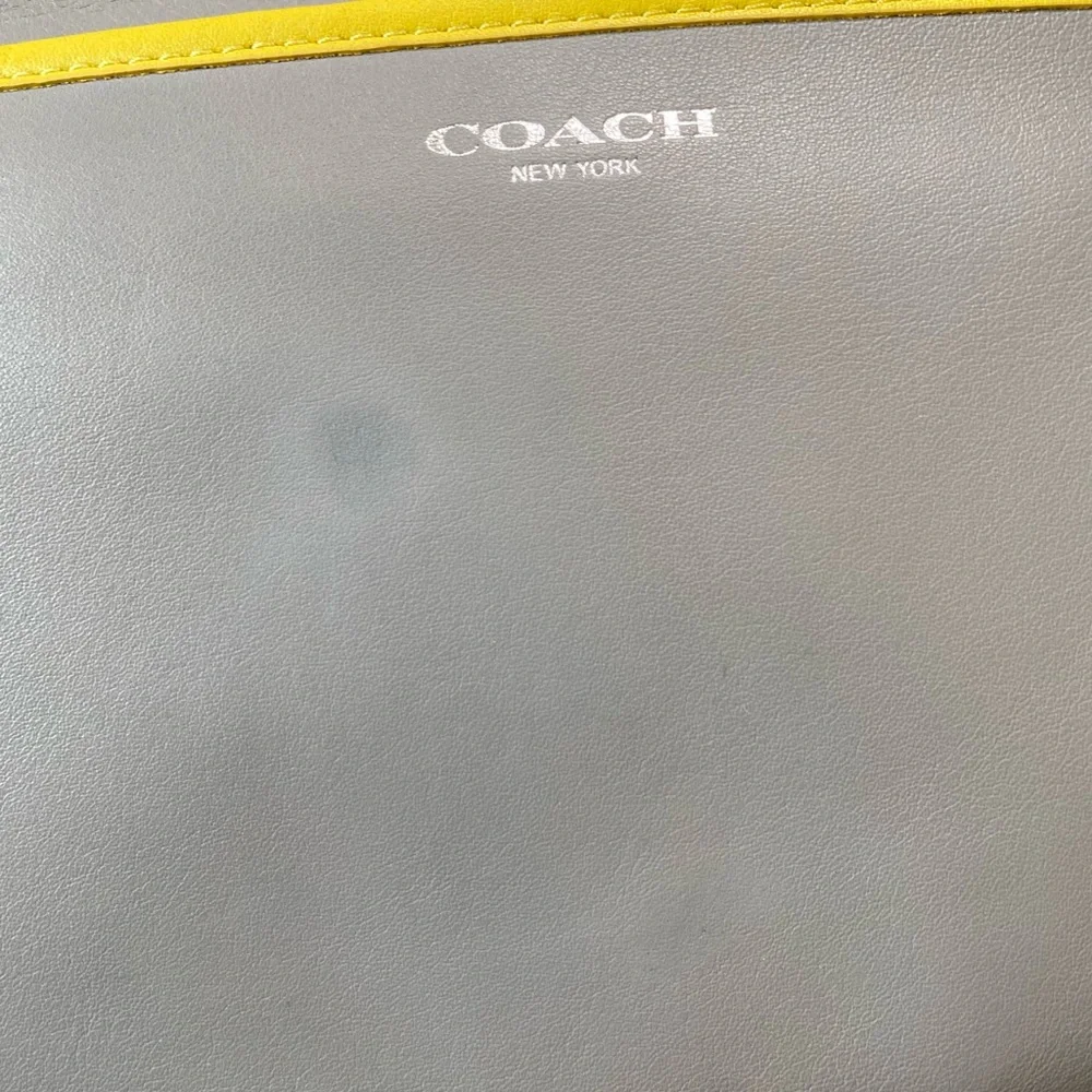 Coach "Legacy" crossbody - Picture 10 of 10